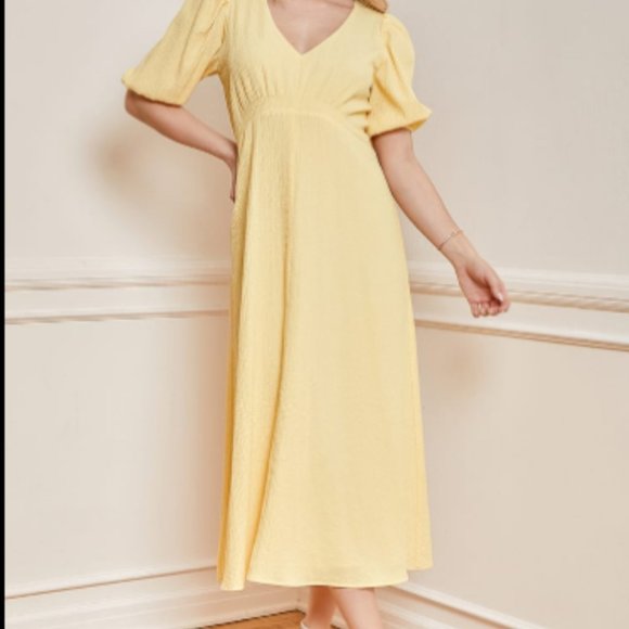 Lulus Dresses & Skirts - Lulu's size s  light  yellow puff sleeve dress